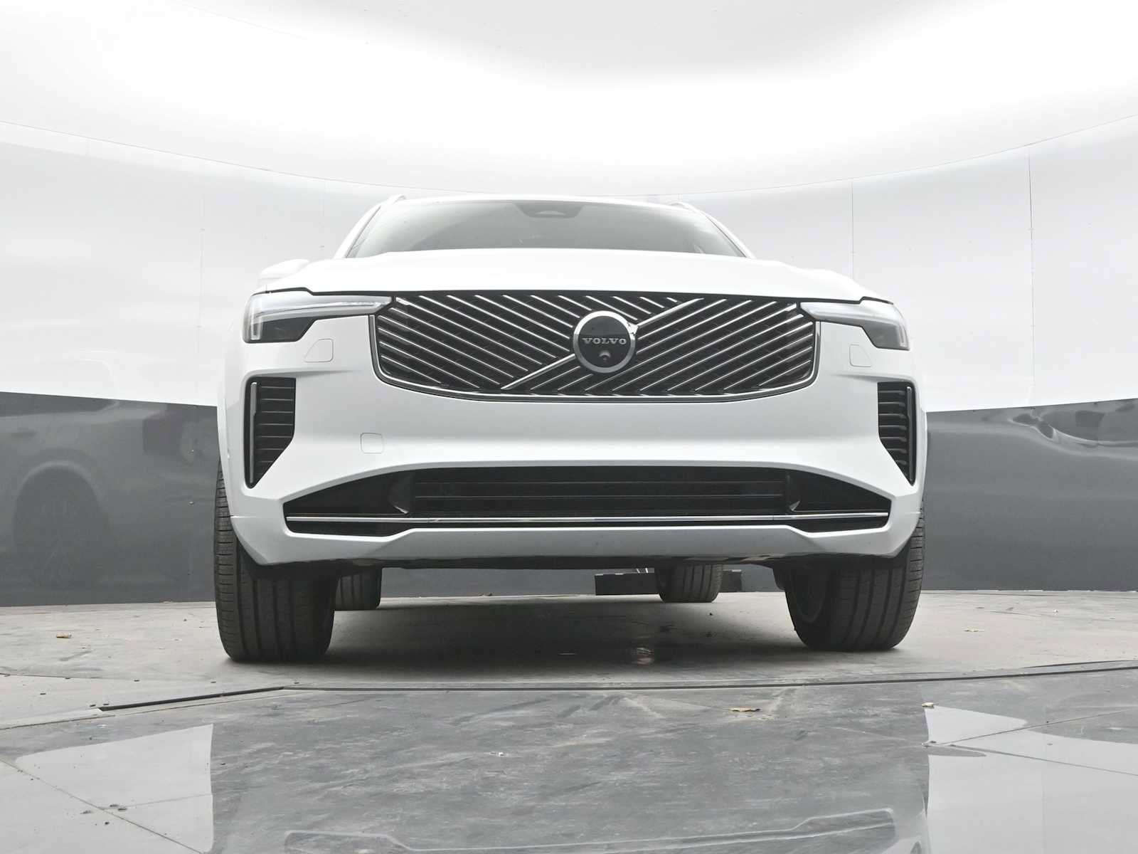Used 2026 Volvo XC90 B6 Ultra w/ Protection Package AWD/4WD image 42