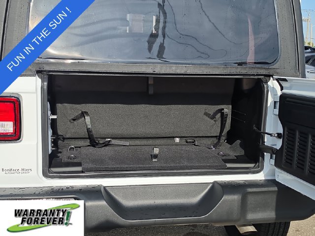 Used 2025 Jeep Wrangler Sport AWD/4WD image 6