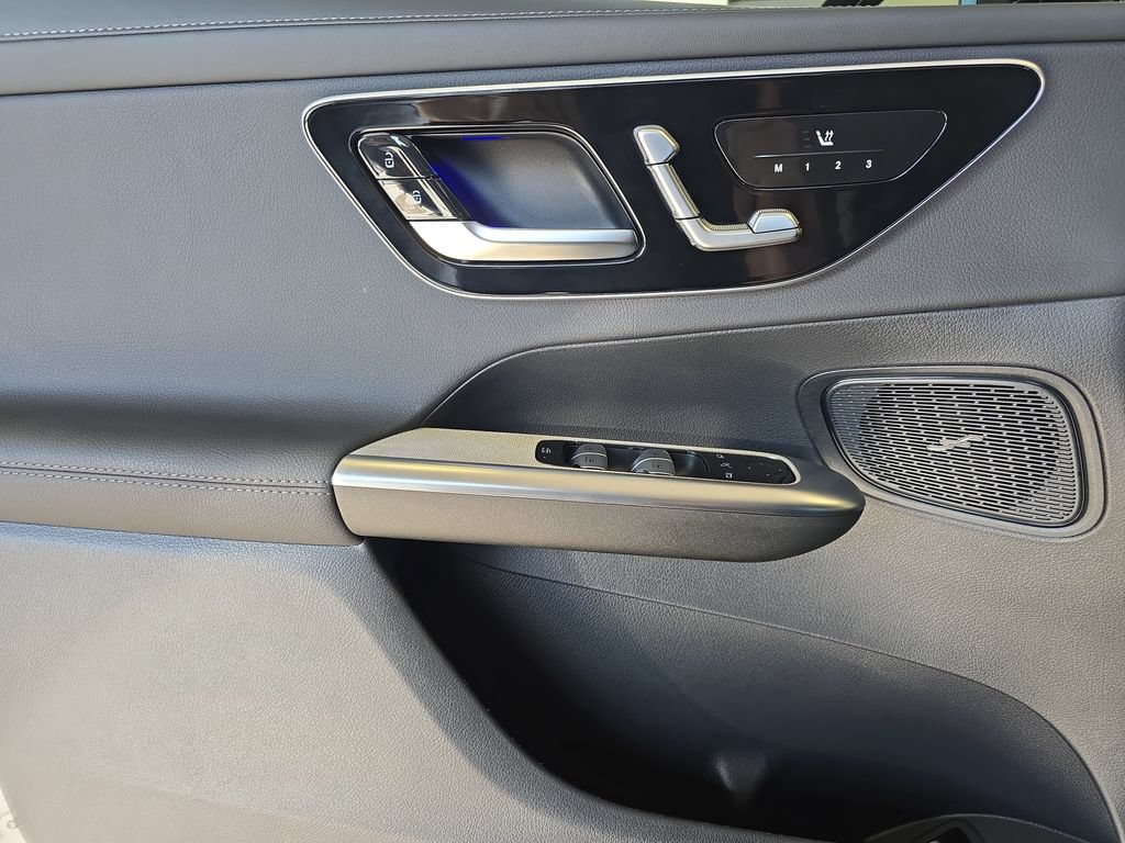 Used 2026 Mercedes-Benz GLC 300 image 30