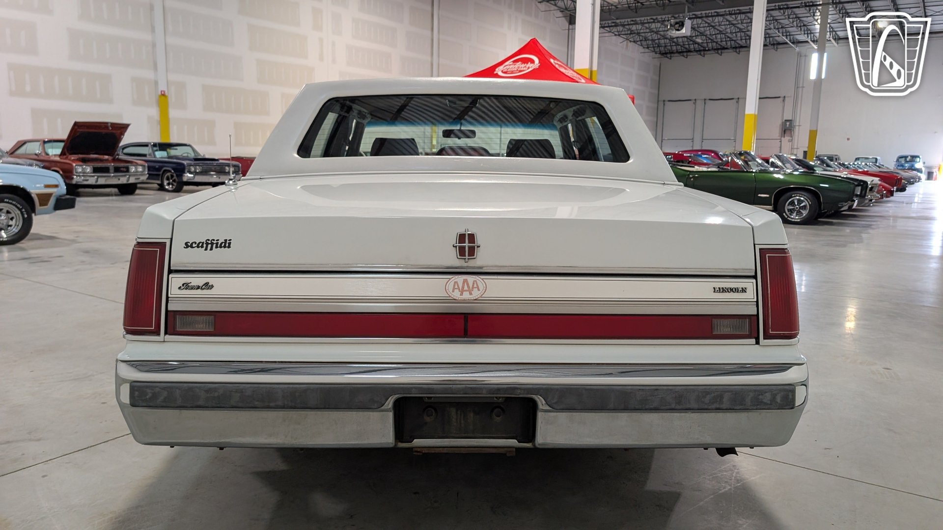 Used 1988 Lincoln Town Car RWD image 9