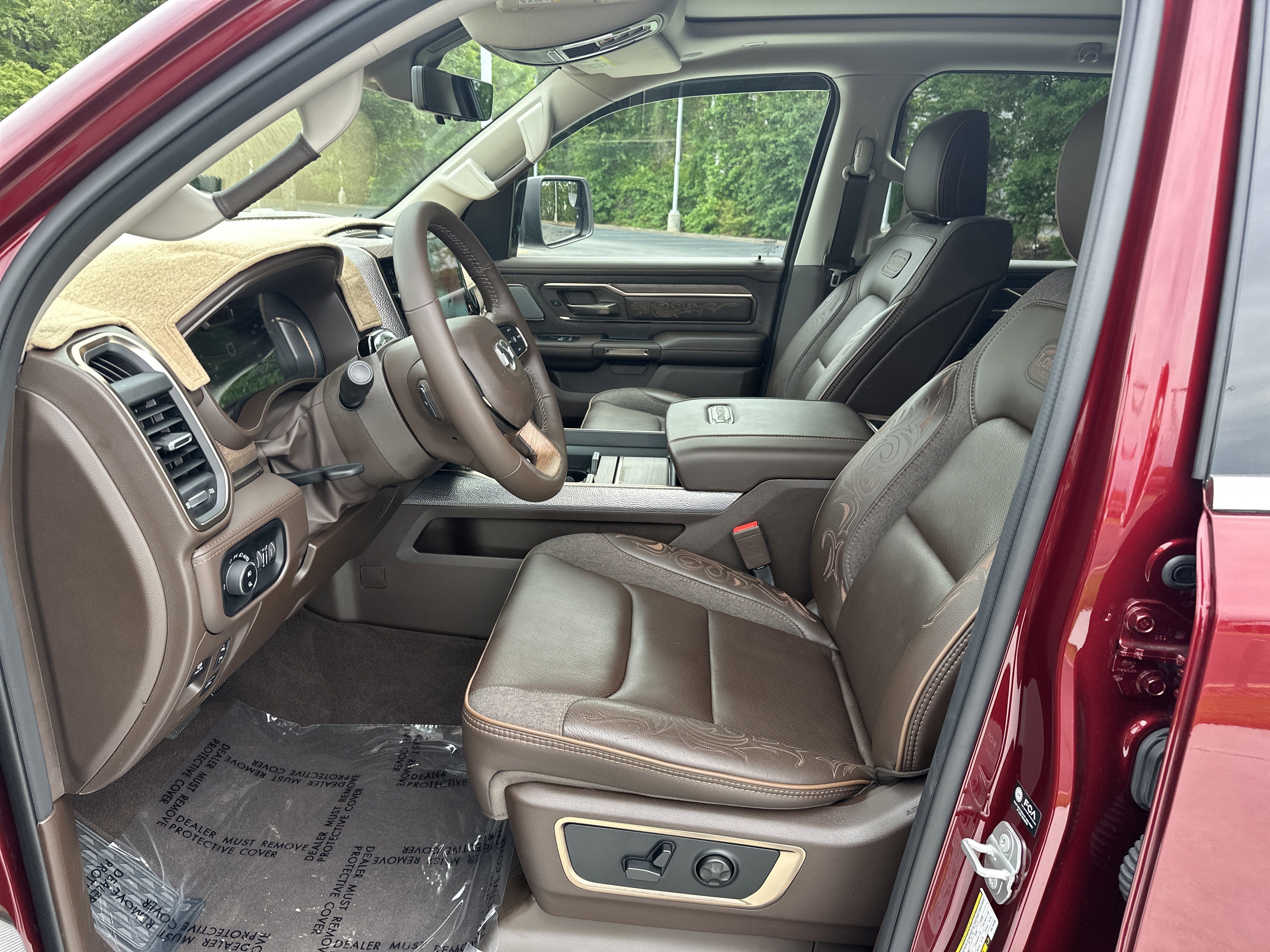 Used 2025 RAM 1500 Limited AWD/4WD image 16