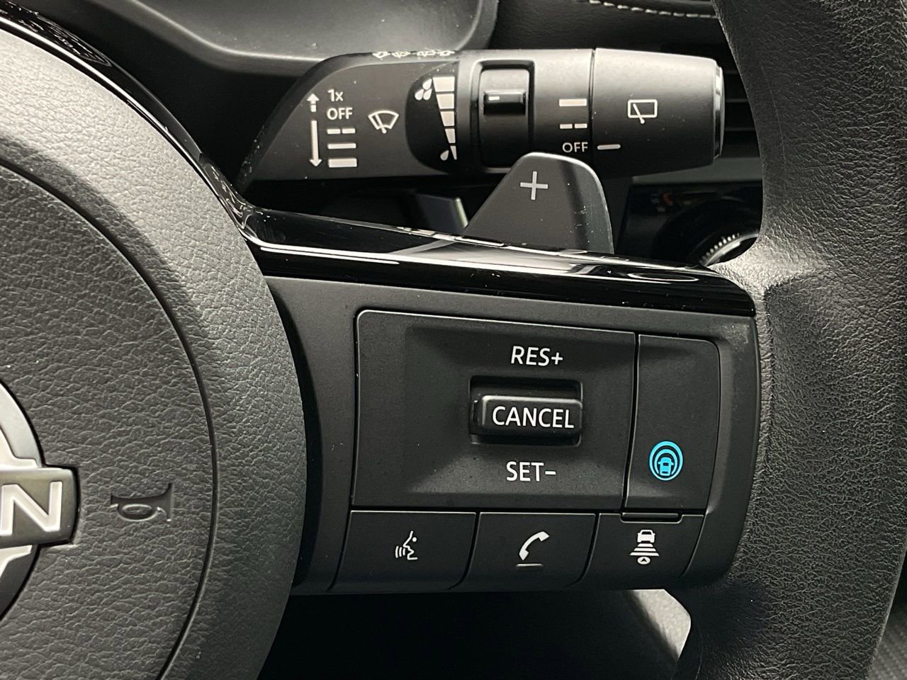 Used 2023 Nissan Rogue SV image 24