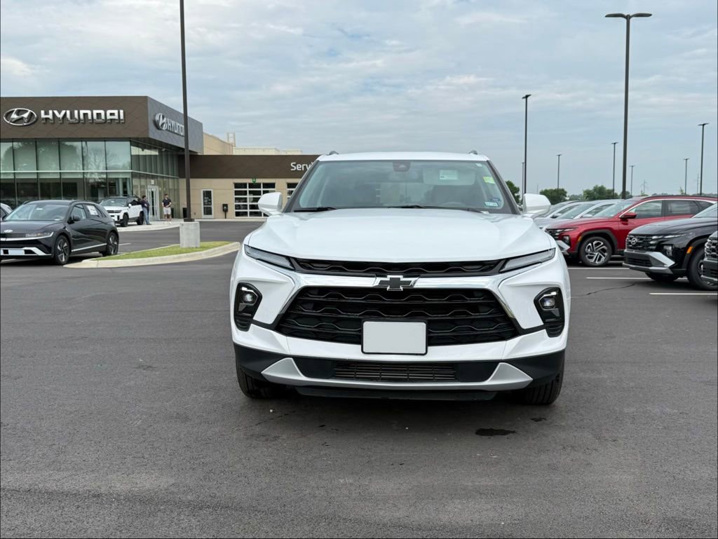 Used 2024 Chevrolet Blazer LT w/ Convenience Package FWD image 2