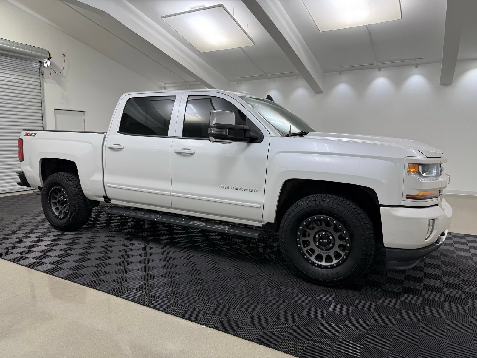 Used 2018 Chevrolet Silverado 1500 LT w/ All Star Edition AWD/4WD image 1