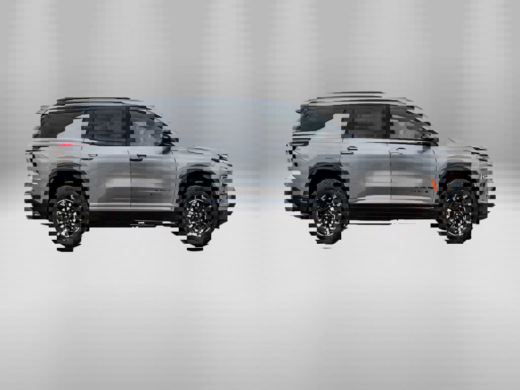 Used 2024 Chevrolet Traverse Z71 image 2