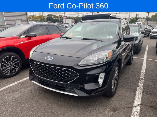 Used 2020 Ford Escape Titanium w/ Titanium Premium Package 2.0 AWD/4WD image 2