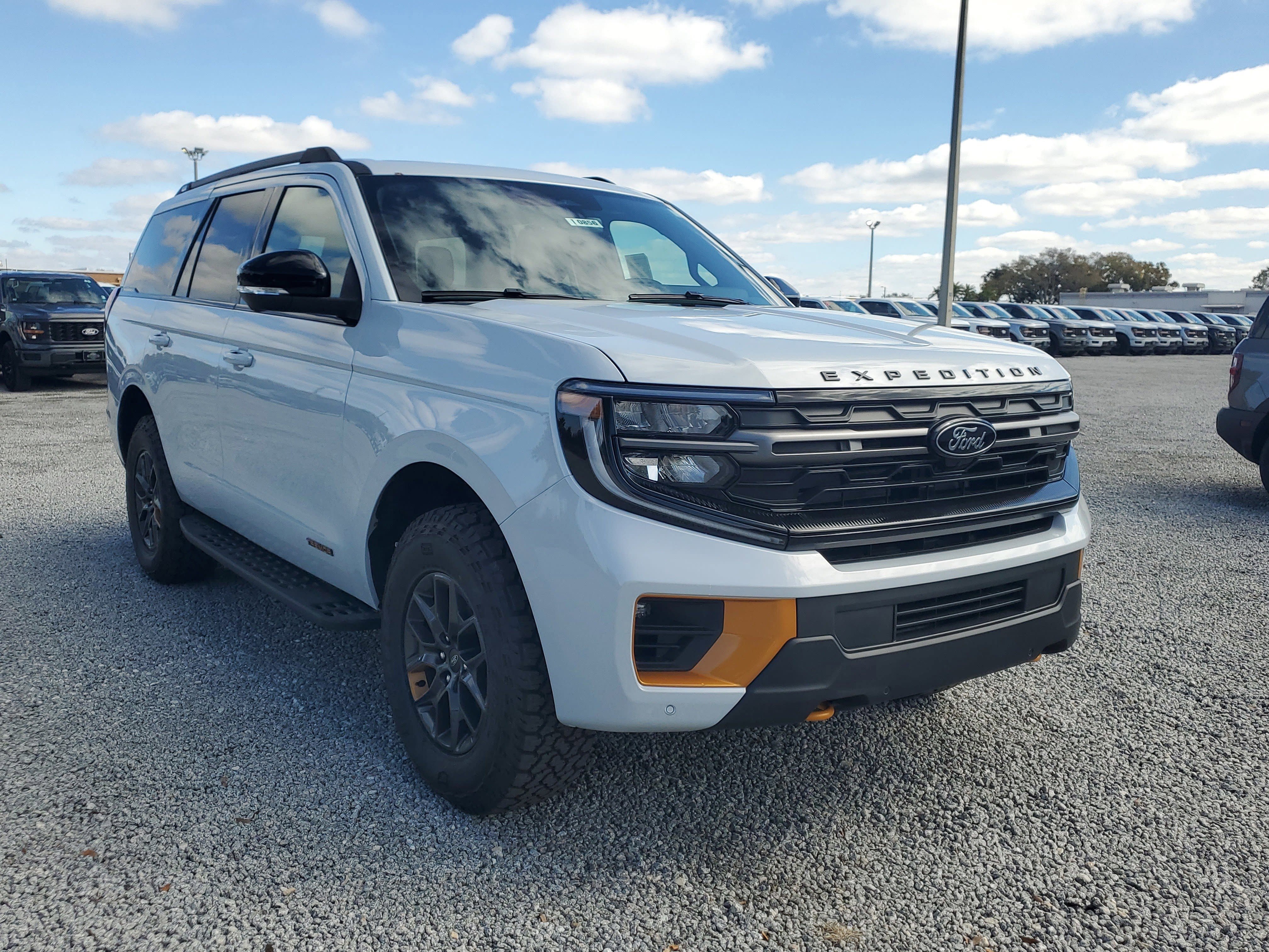 New 2026 Ford Expedition Tremor image 2