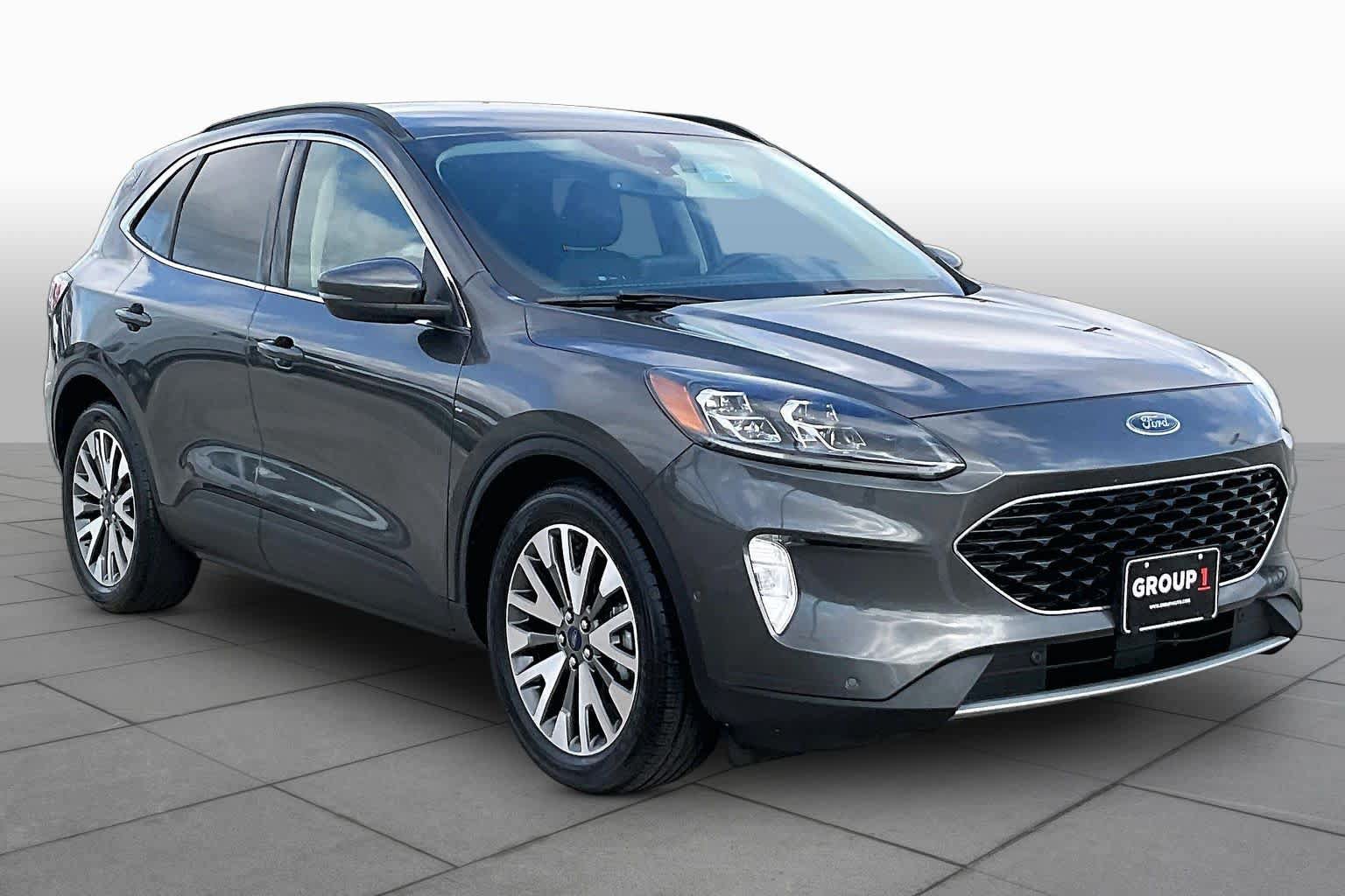 Used 2020 Ford Escape Titanium FWD image 3
