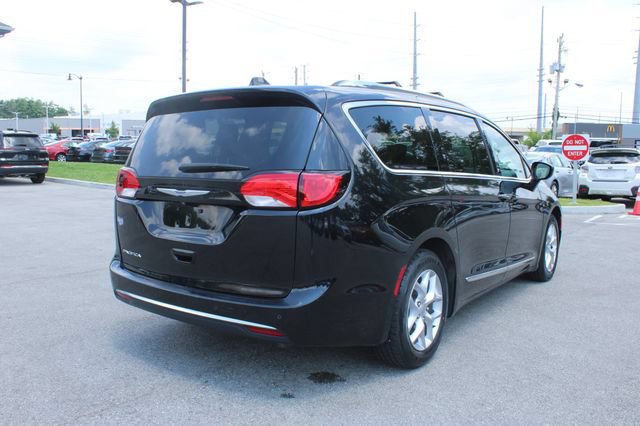 Used 2018 Chrysler Pacifica Touring-L Plus w/ Tire & Wheel Group FWD image 42