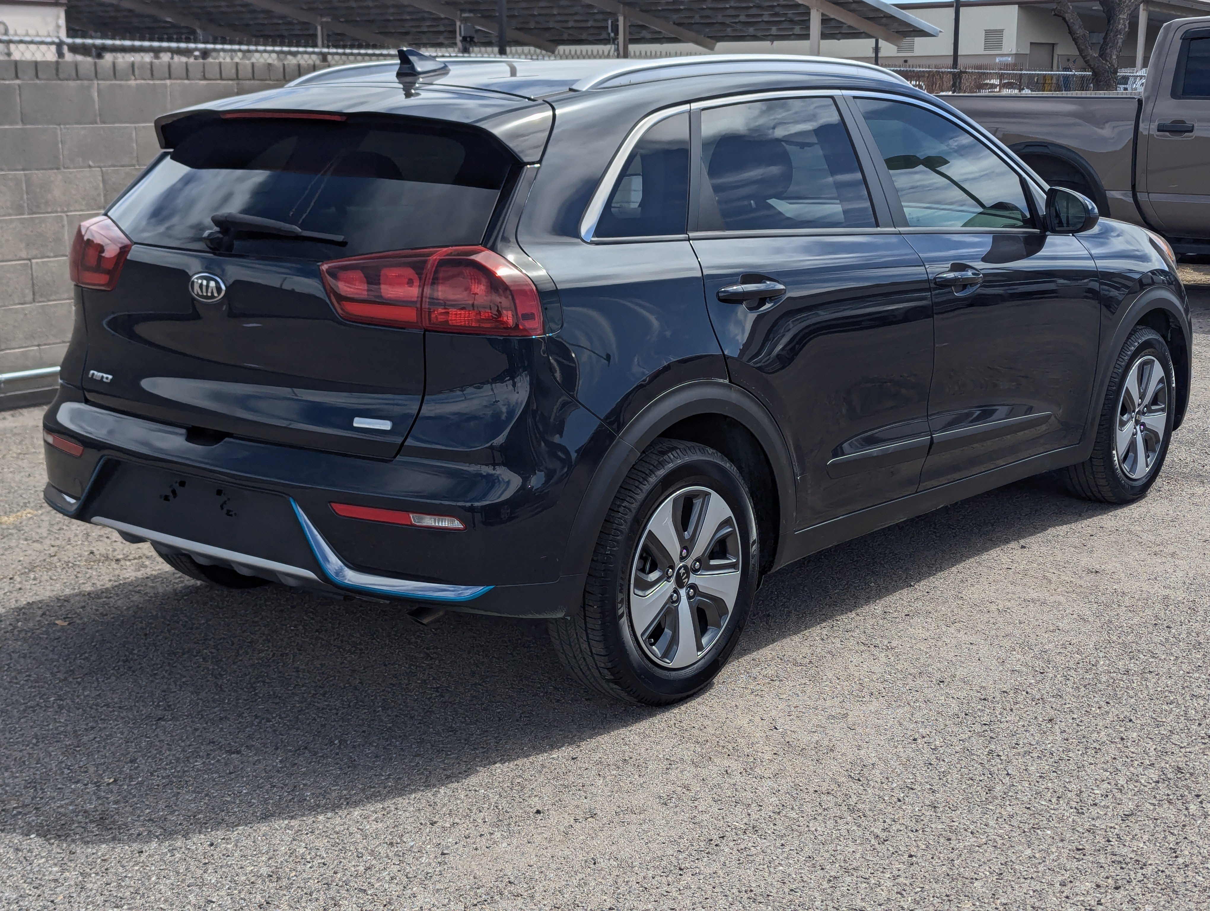 Used 2019 Kia Niro LX image 2