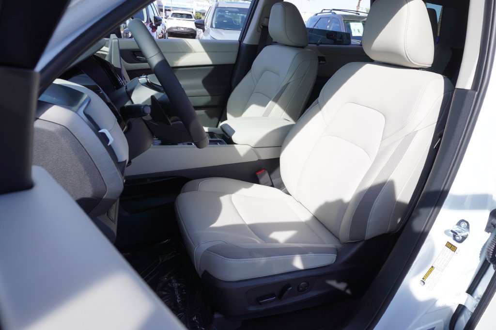 New 2026 Nissan Pathfinder SL FWD image 15