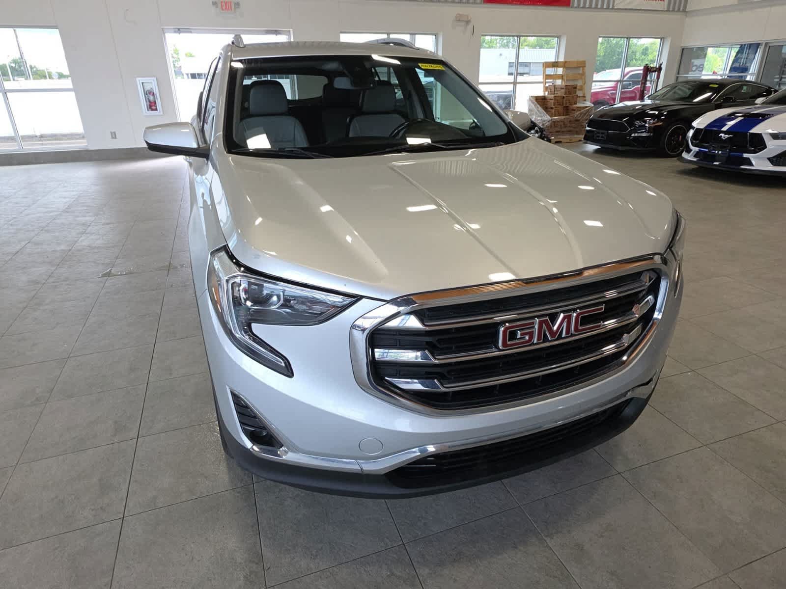 Used 2020 GMC Terrain SLT w/ Preferred Package AWD/4WD image 3