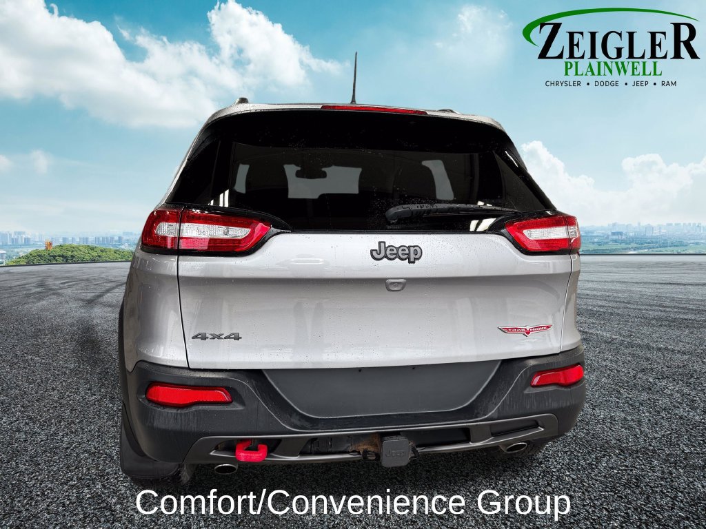 Used 2018 Jeep Cherokee Trailhawk w/ Comfort & Convenience Group AWD/4WD image 4