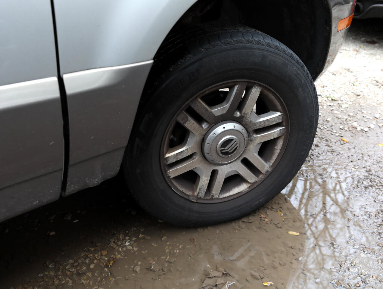 Used 2004 Mercury Mountaineer Convenience image 9