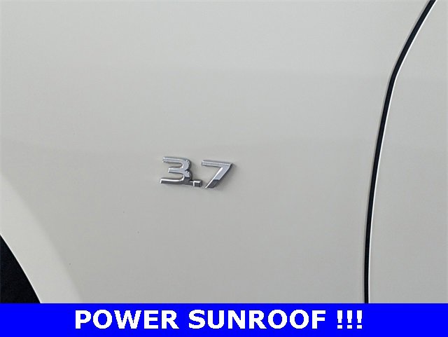 Used 2015 INFINITI Q60 Sport Limited image 5