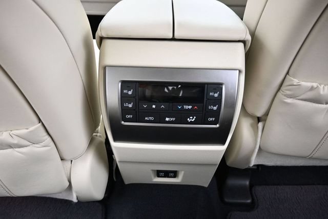 Used 2023 Lexus GX 460 Luxury w/ Sport Design Package AWD/4WD image 18