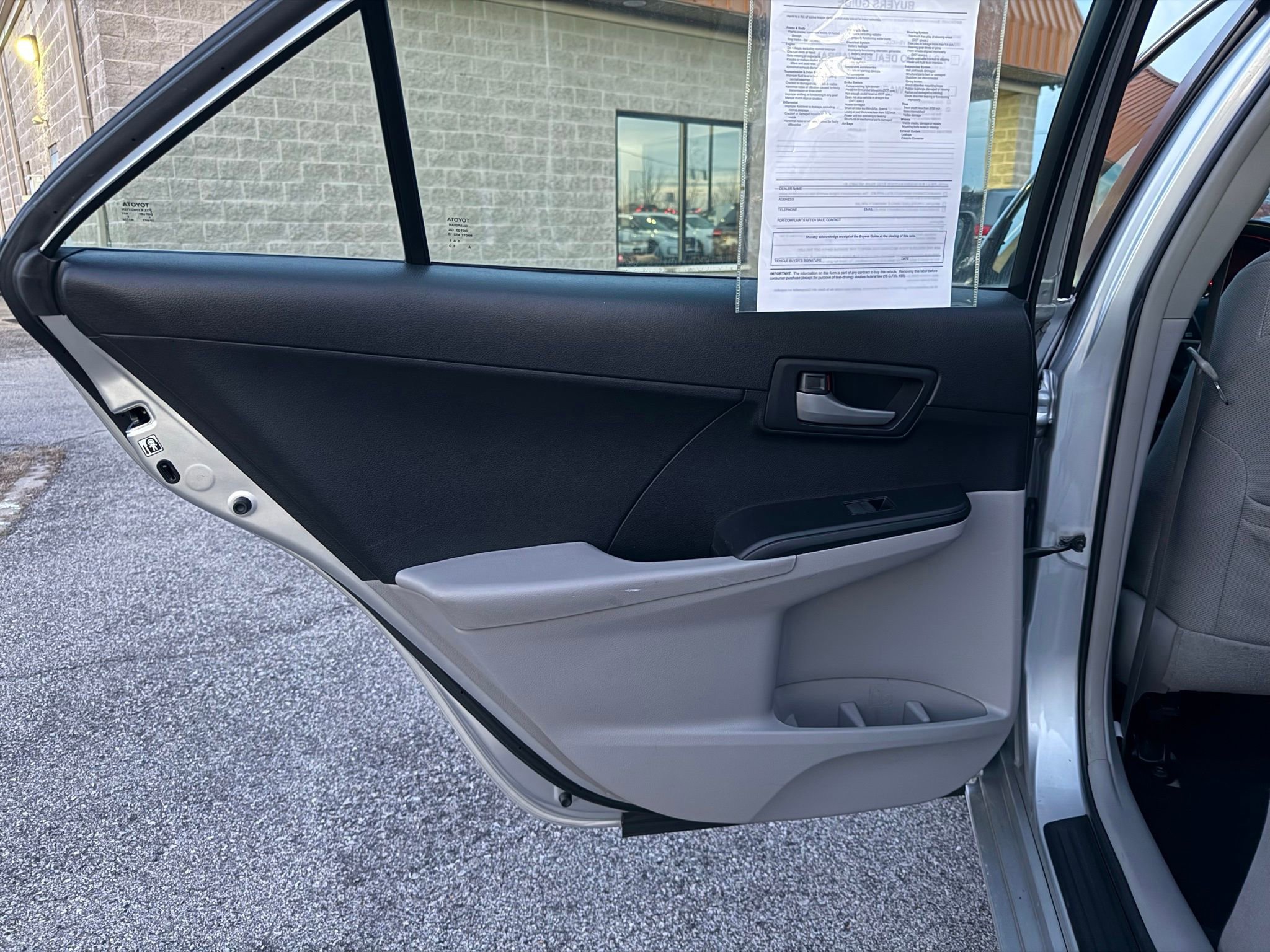 Used 2013 Toyota Camry image 23