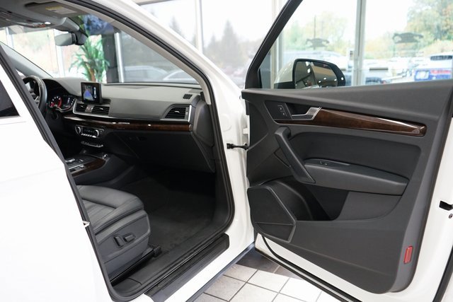 Used 2019 Audi Q5 2.0T Premium image 38