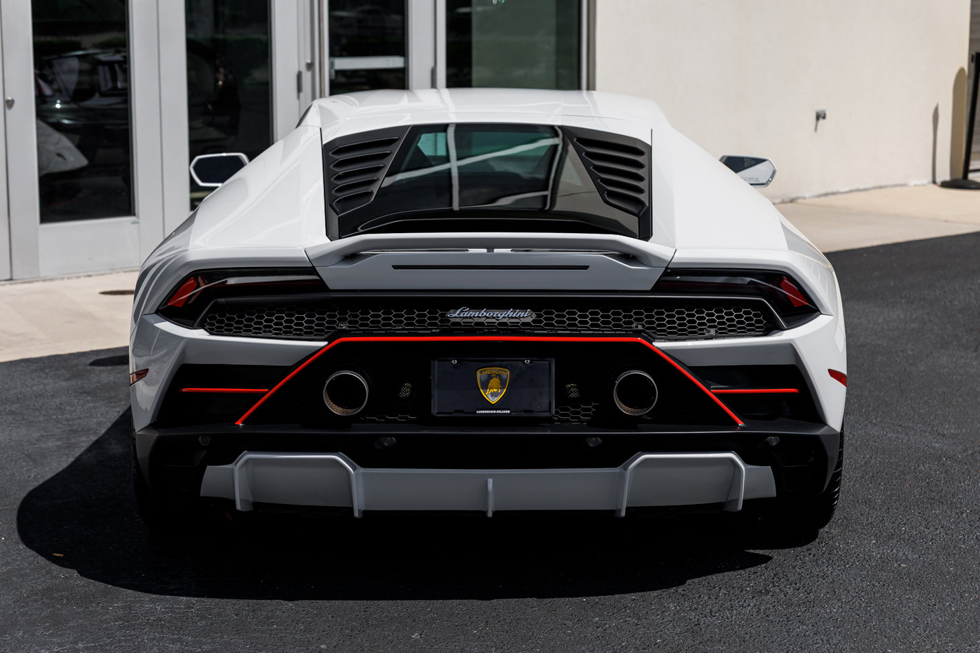 Used 2022 Lamborghini Huracan EVO RWD image 23