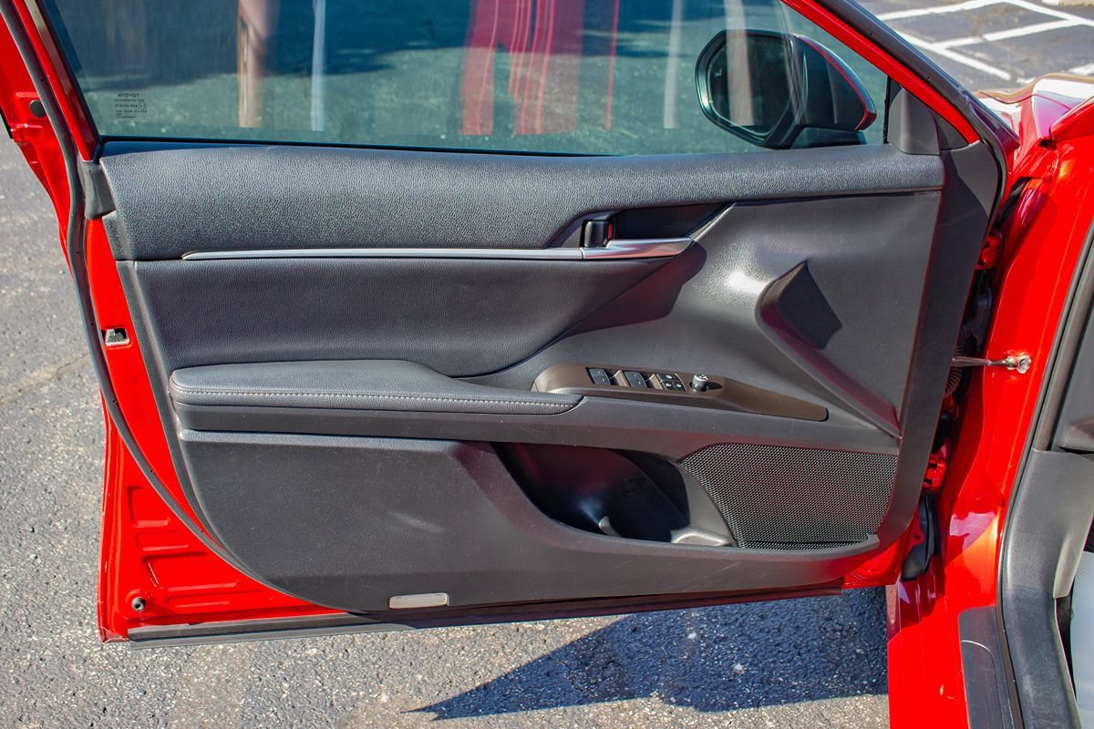 Used 2023 Toyota Camry XLE FWD image 13