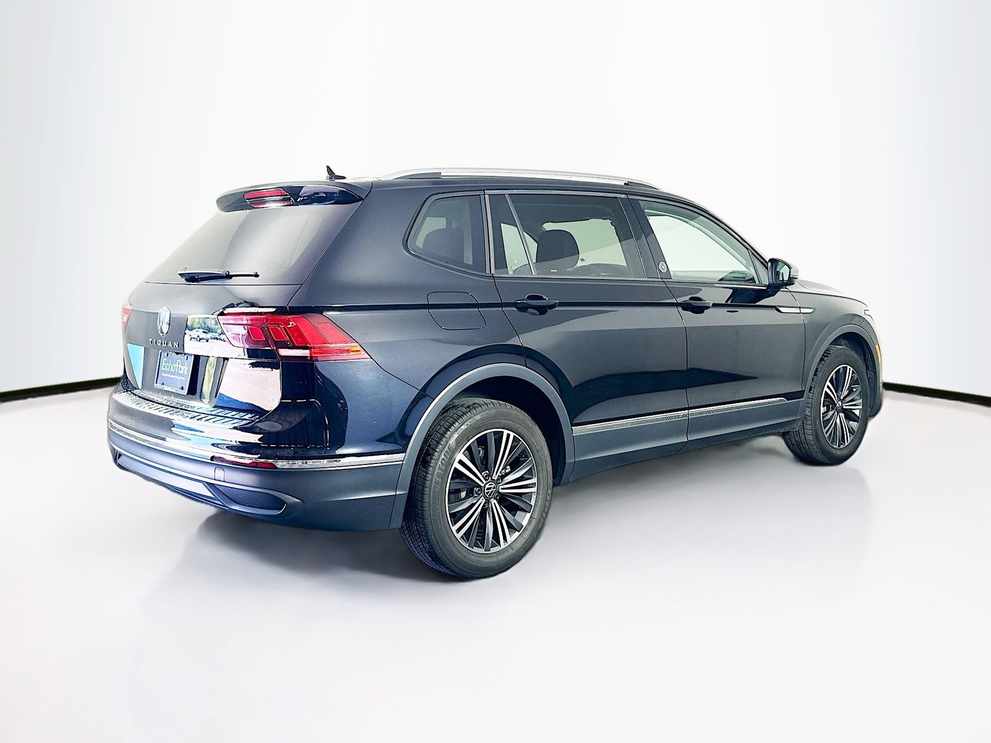 Used 2024 Volkswagen Tiguan Wolfsburg Edition image 9