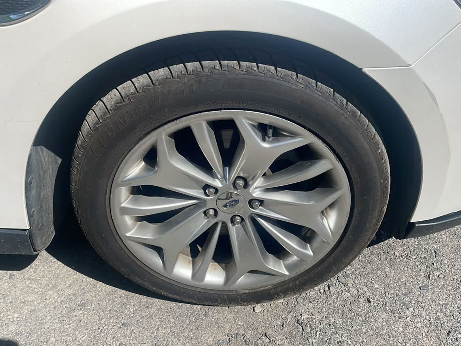 Used 2014 Ford Taurus Limited FWD image 21