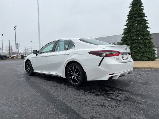 Used 2024 Toyota Camry SE image 5
