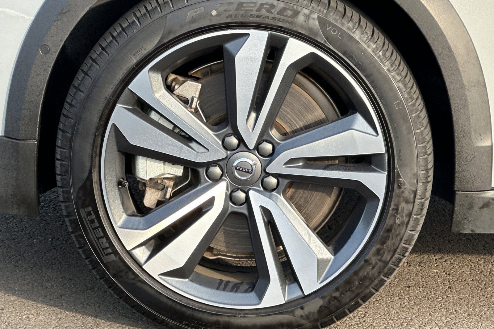 Used 2025 Volvo V60 B5 Cross Country Plus image 31