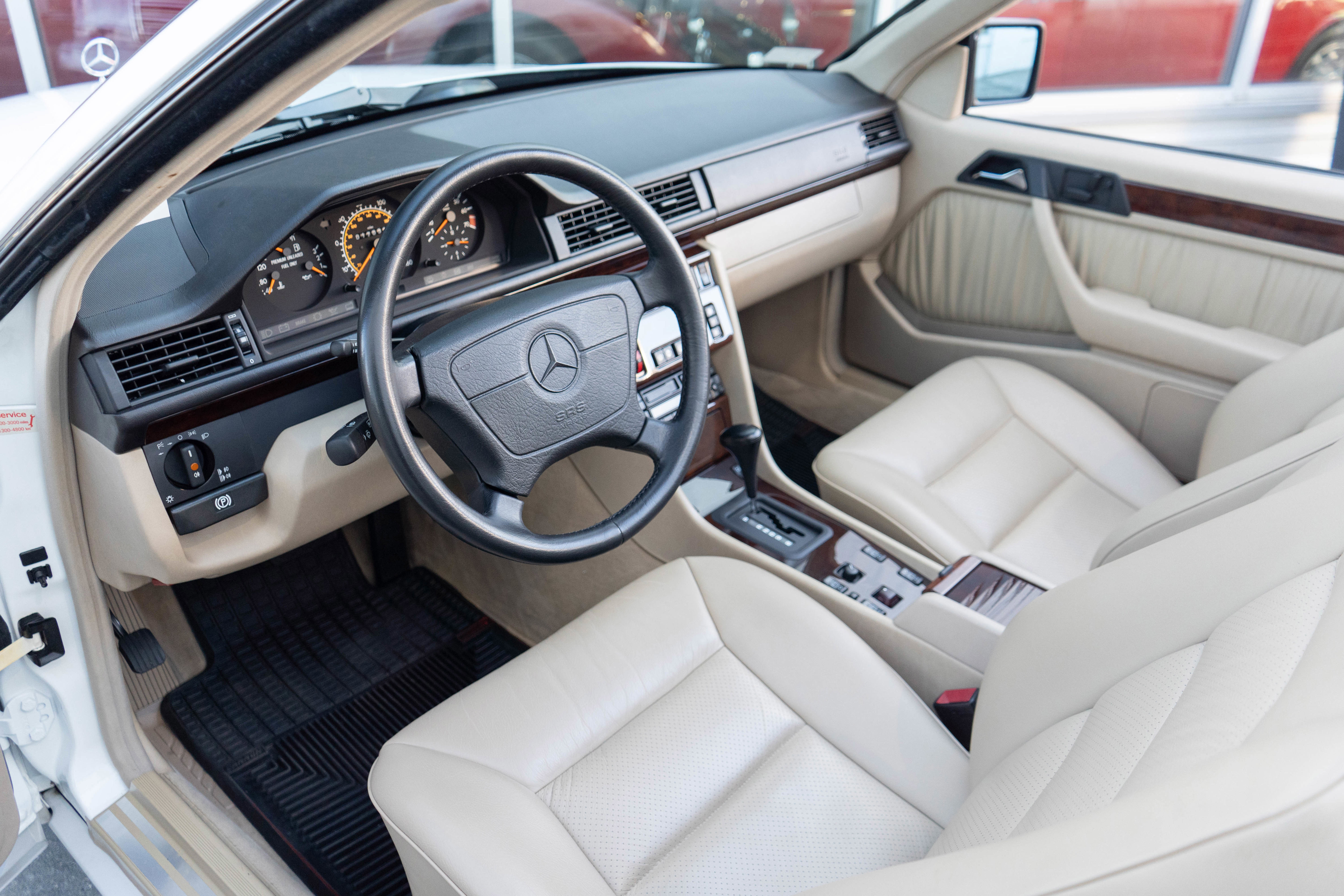 Used 1995 Mercedes-Benz E 320 Convertible image 8