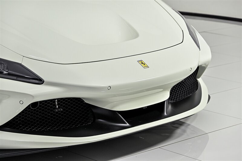 Used 2022 Ferrari F8 Tributo RWD image 5
