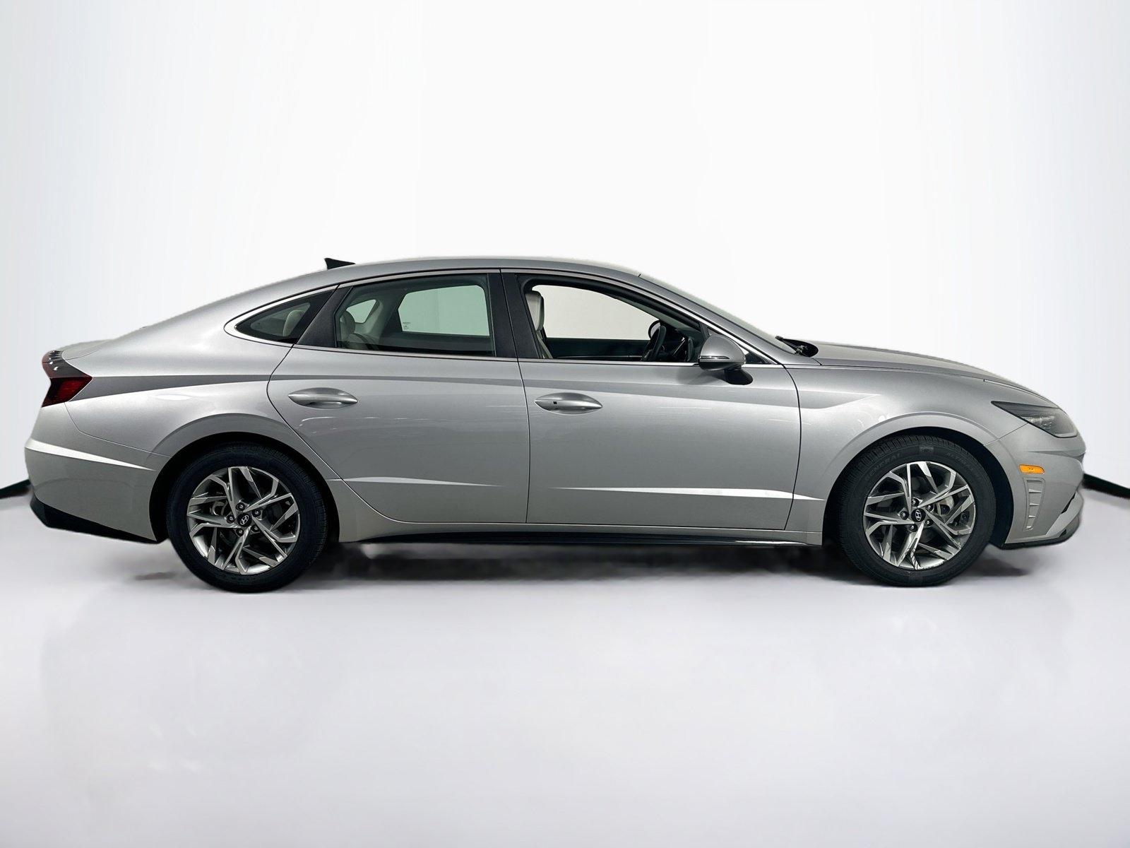 Used 2023 Hyundai Sonata SEL FWD image 4