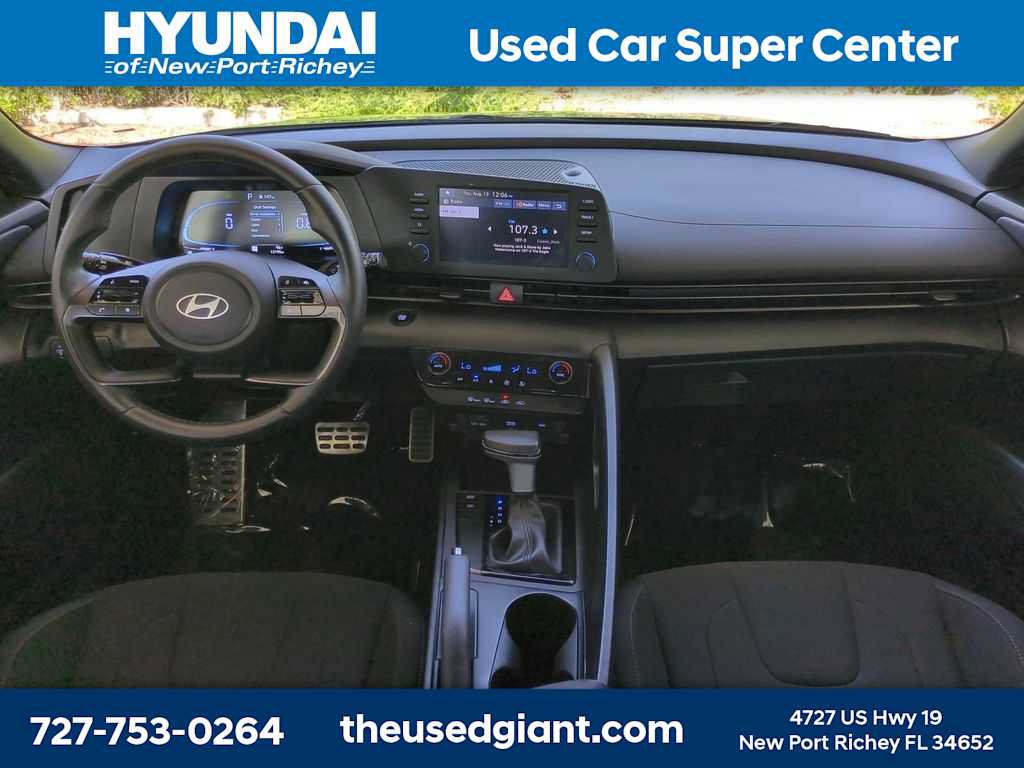 Certified 2025 Hyundai Elantra Sport FWD image 15