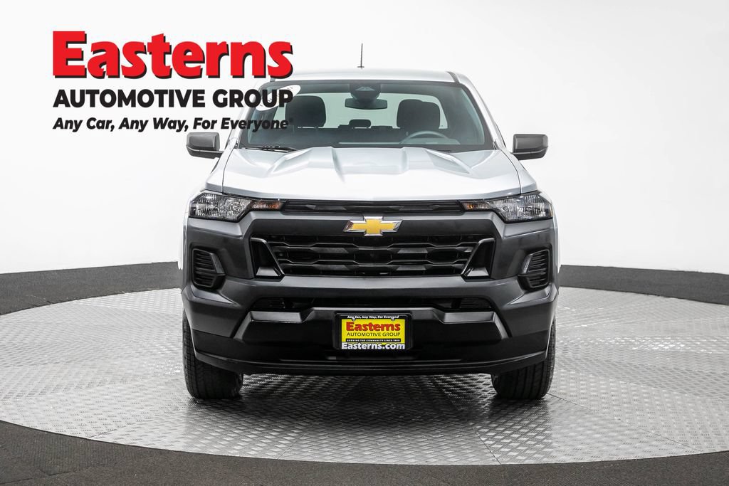 Used 2023 Chevrolet Colorado W/T RWD image 2