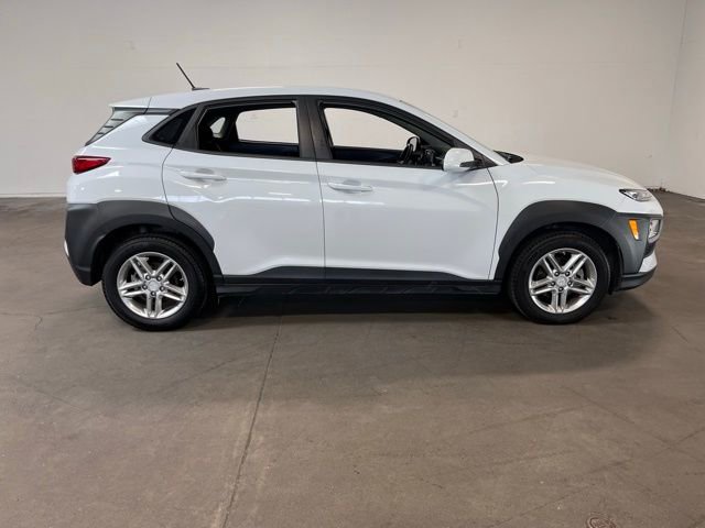 Used 2019 Hyundai Kona SE w/ Cargo Package FWD image 2