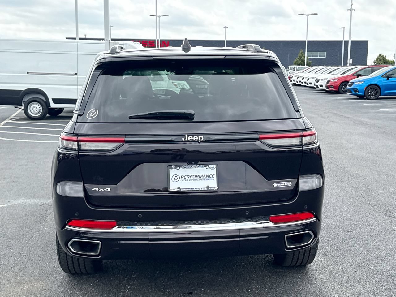 Used 2023 Jeep Grand Cherokee Overland AWD/4WD image 4