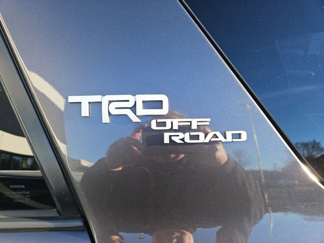 Used 2017 Toyota 4Runner TRD Off-Road image 10