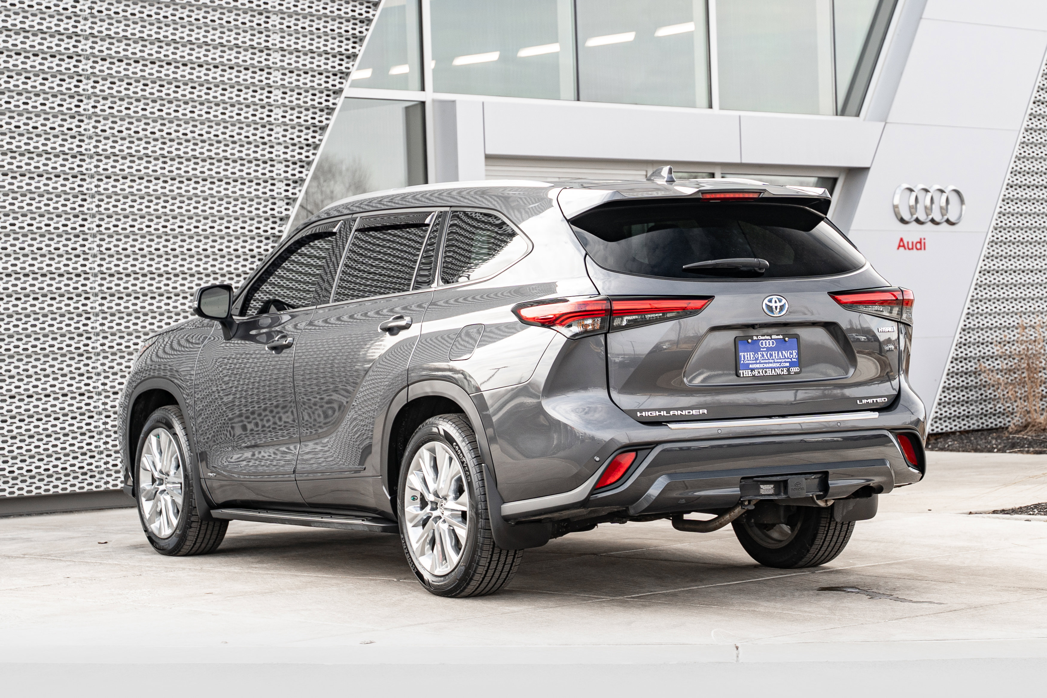 Used 2023 Toyota Highlander Limited image 5