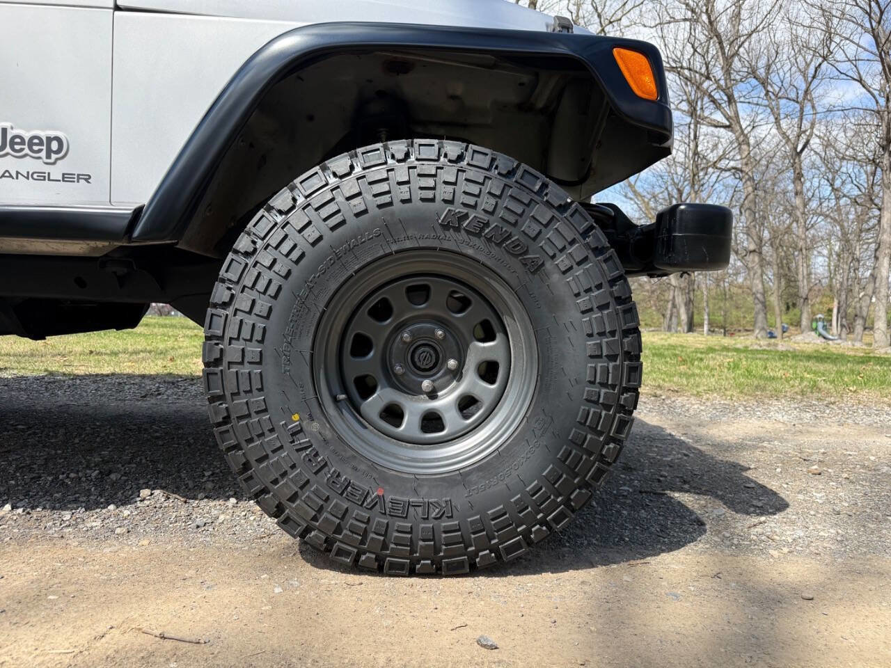 Used 2003 Jeep Wrangler SE image 28