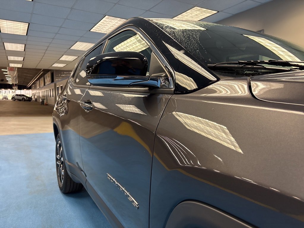 Used 2022 Jeep Compass Limited image 4