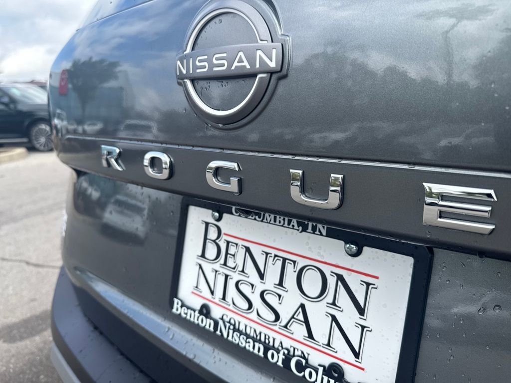 Used 2023 Nissan Rogue S image 41