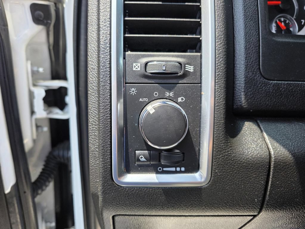 Used 2023 RAM 1500 Warlock AWD/4WD image 14