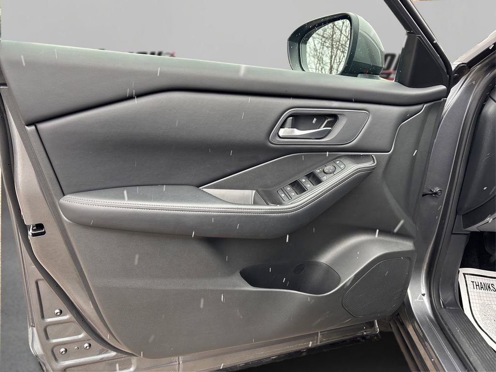 Certified 2025 Nissan Rogue SV AWD/4WD image 23