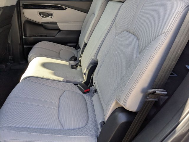 Used 2023 Honda Pilot LX image 14