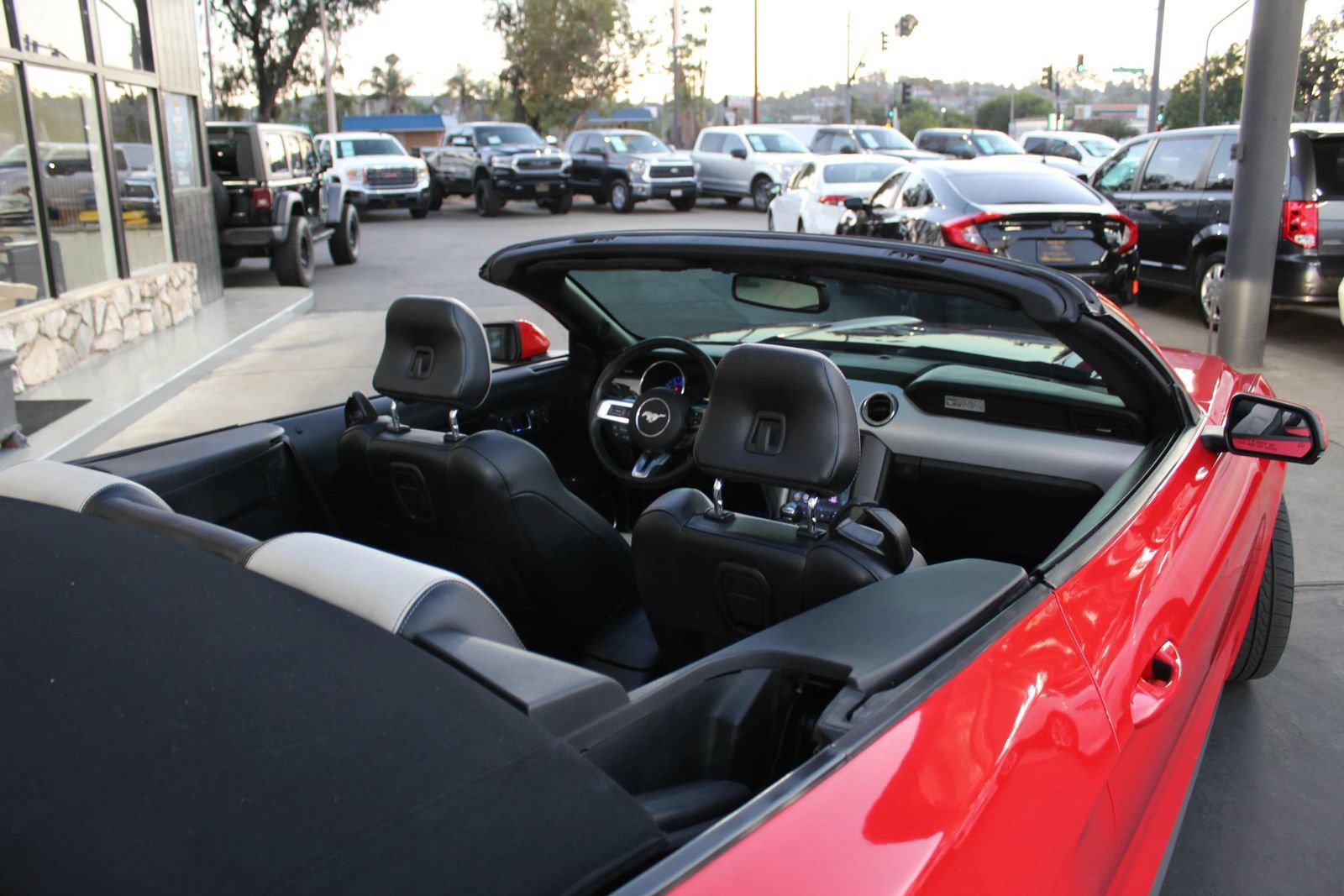 Used 2015 Ford Mustang Premium RWD image 34