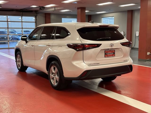 Certified 2025 Toyota Highlander LE AWD/4WD image 5