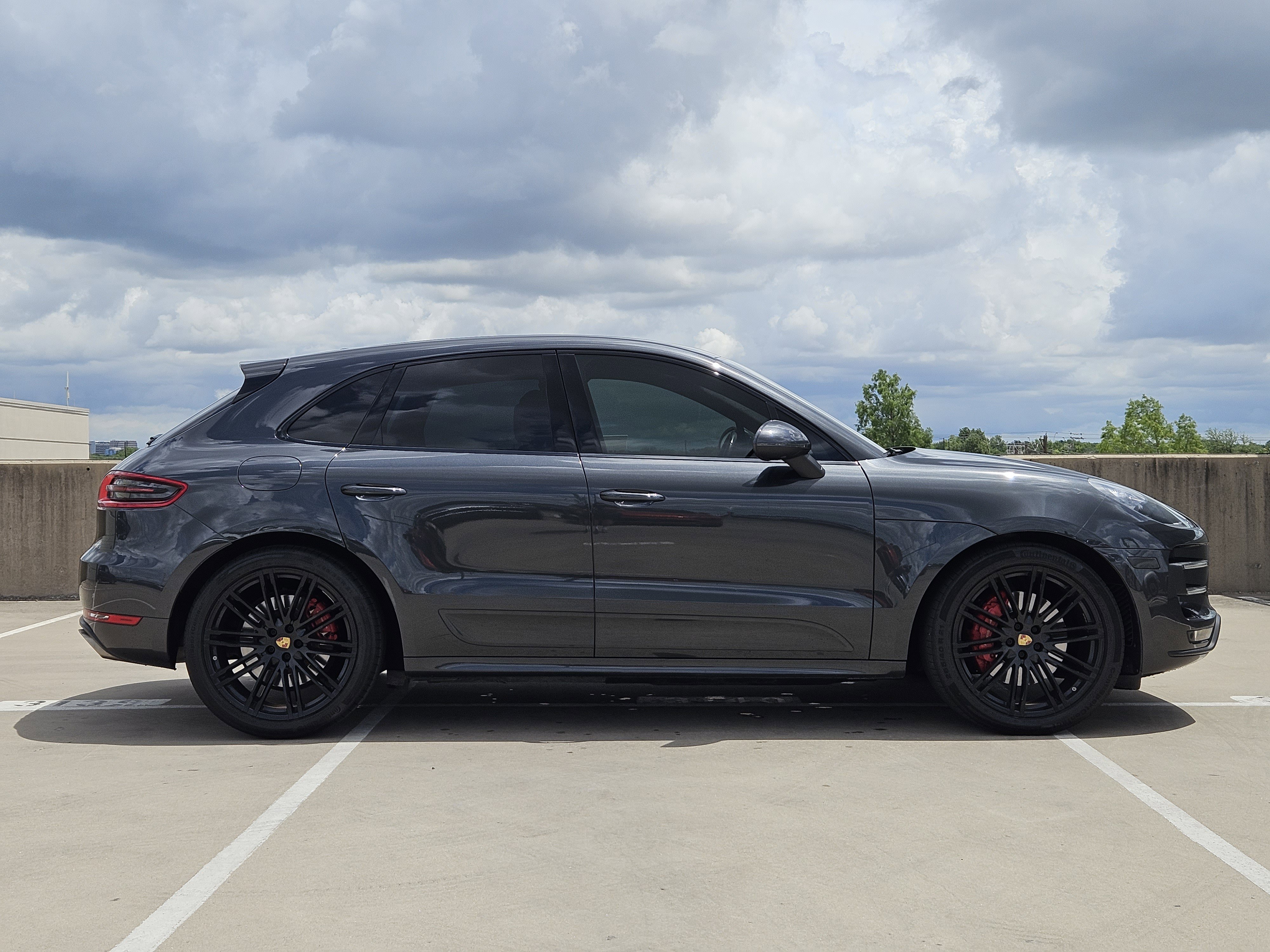 Used 2017 Porsche Macan Turbo AWD/4WD image 9