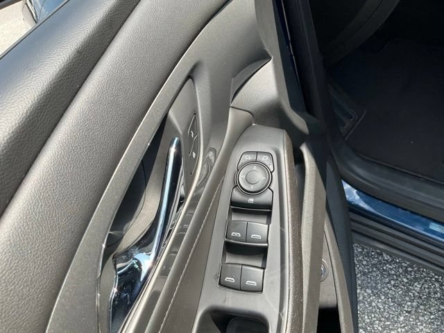 Used 2023 Chevrolet Traverse LT FWD image 8