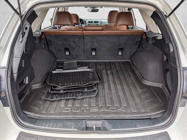 Used 2018 Subaru Outback 2.5i Touring AWD/4WD image 9