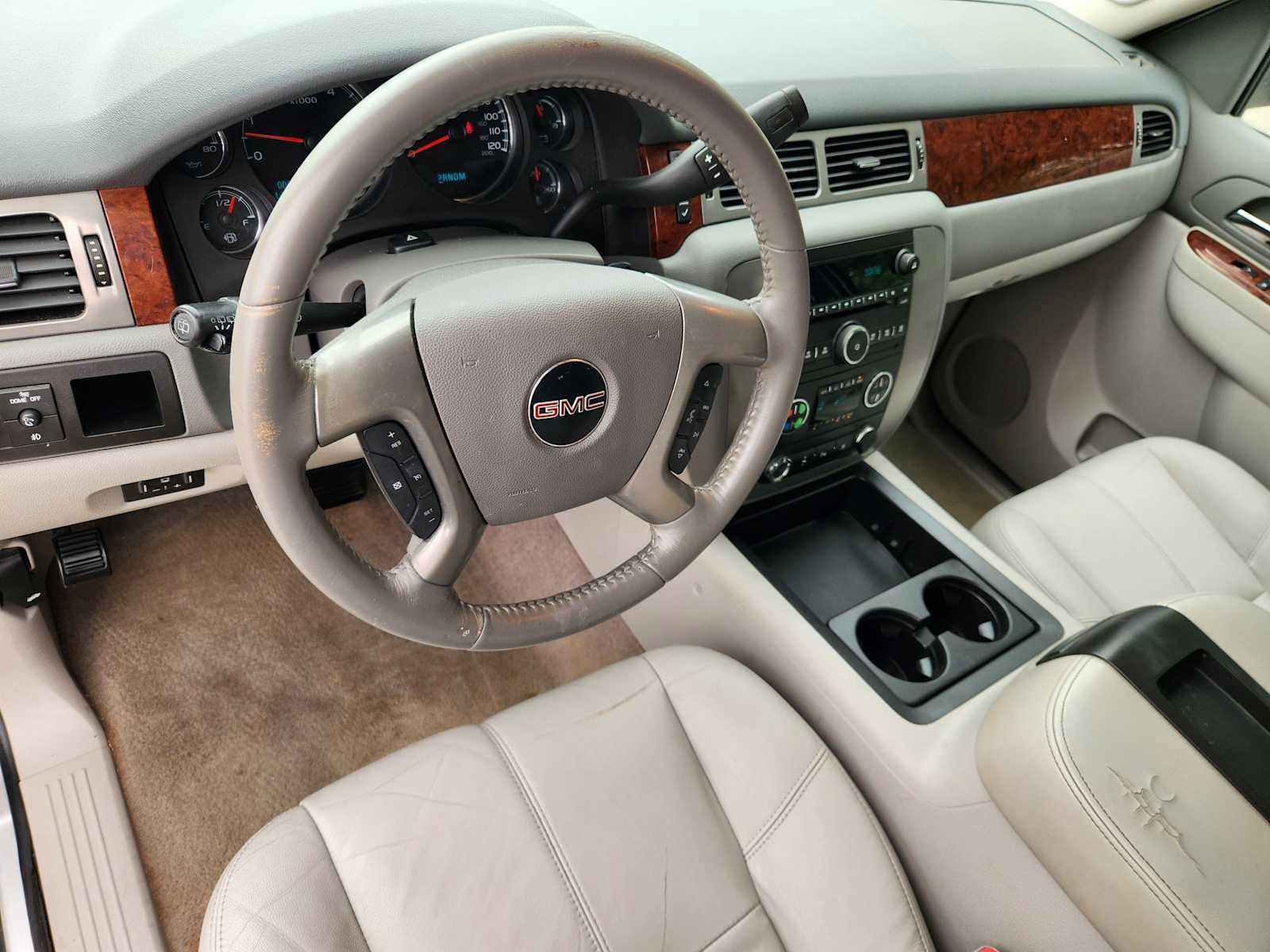 Used 2011 GMC Yukon SLT w/ SLT Chrome Package RWD video 2