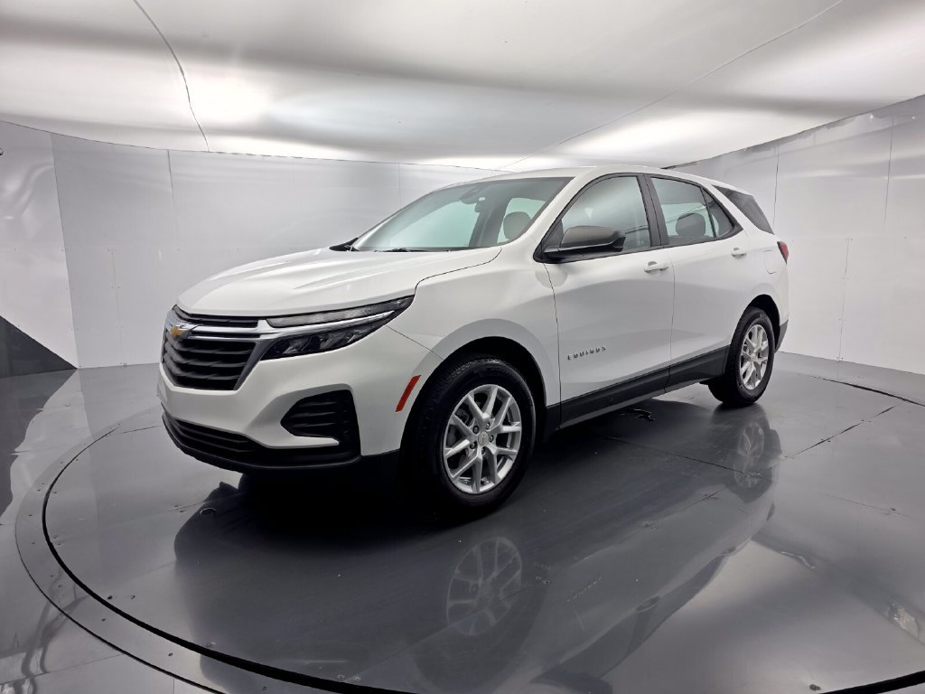 Used 2023 Chevrolet Equinox LS w/ Driver Confidence II Package FWD image 8